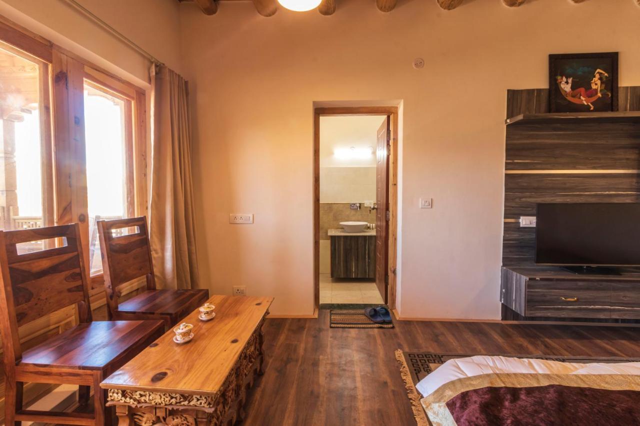 Готель Sindhu Residency She Екстер'єр фото
